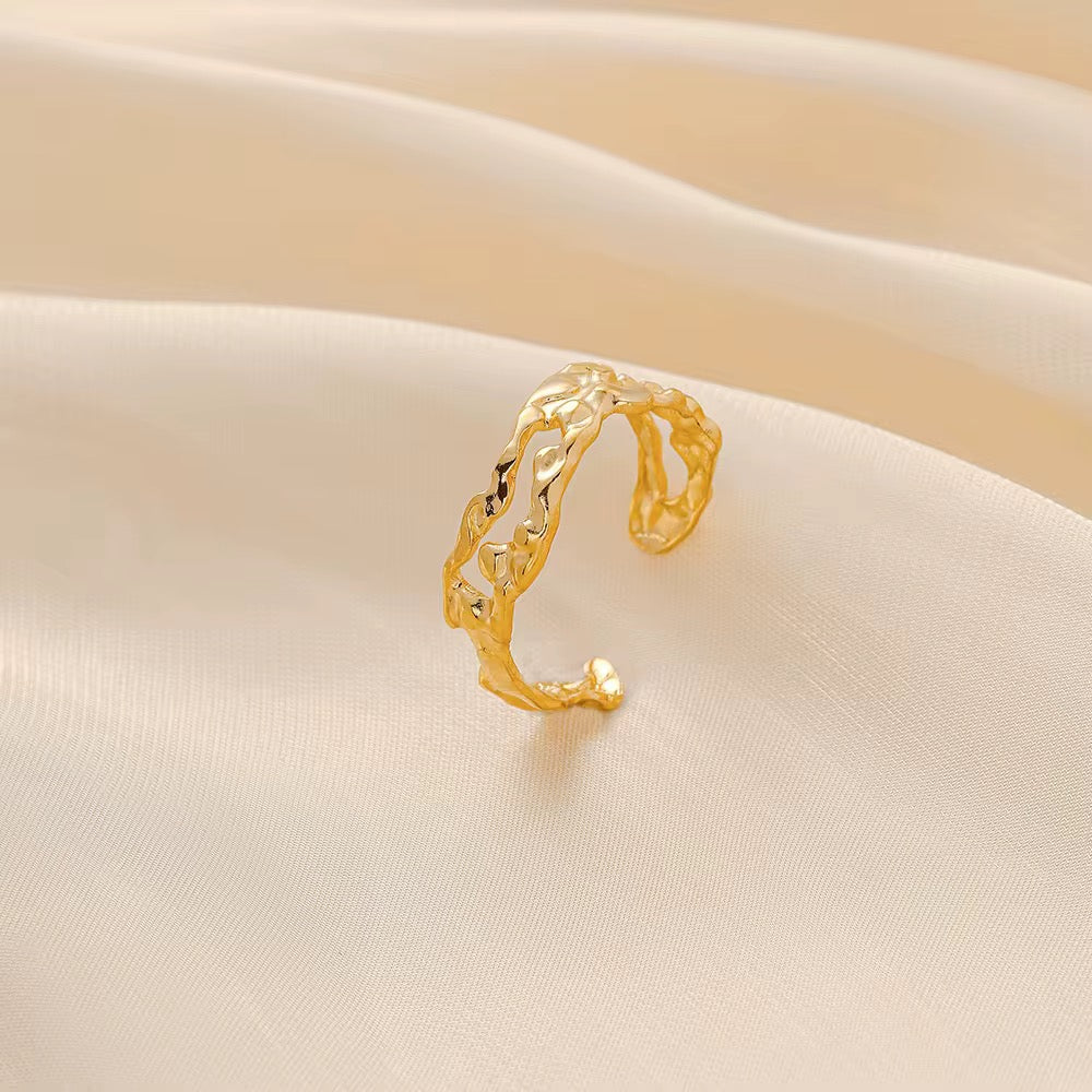 Open Igneous Ring