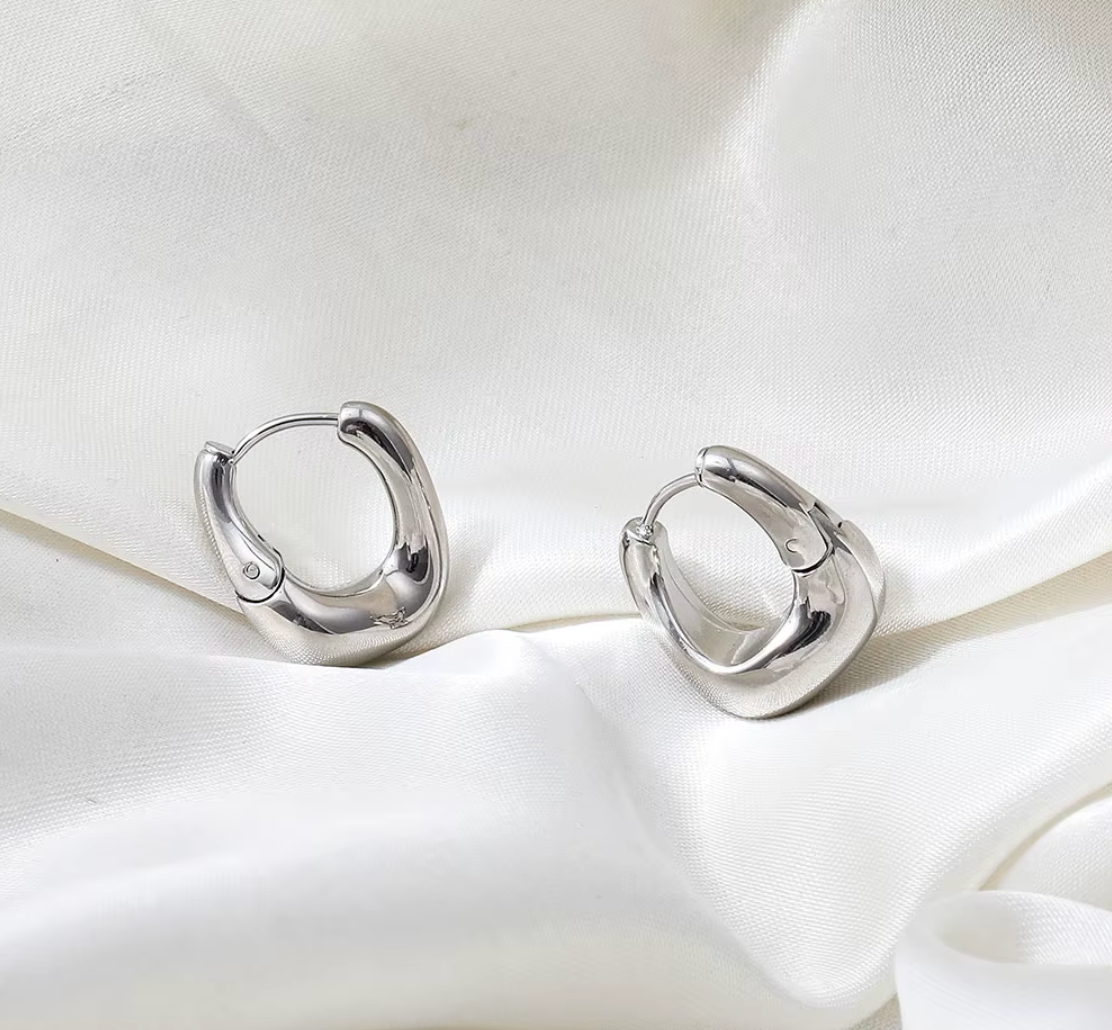 Sculpt  Huggies Silver