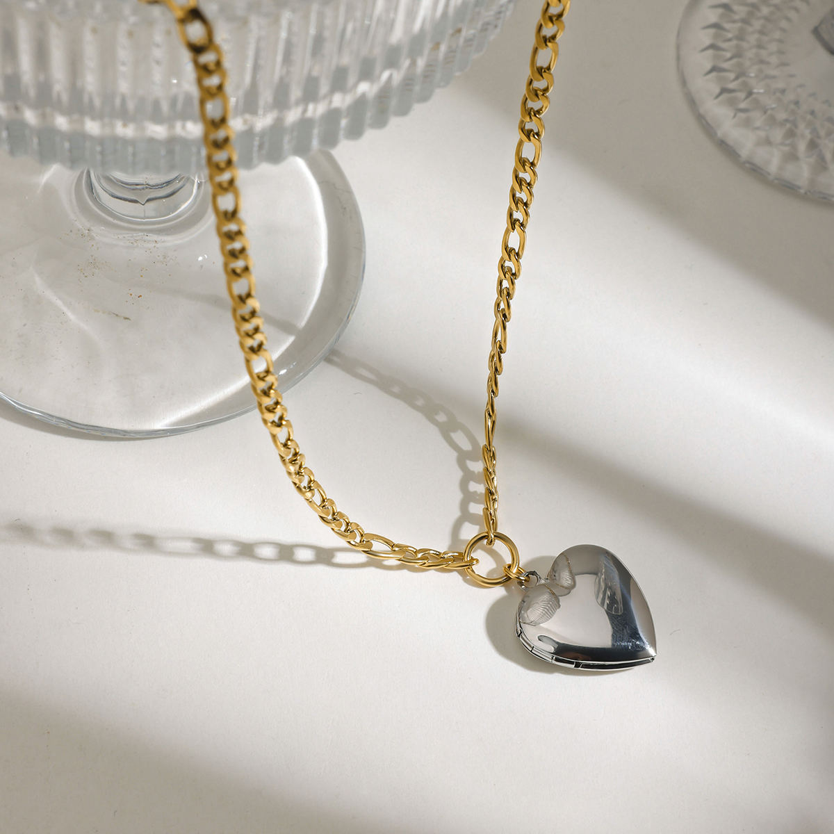 Amore Locket